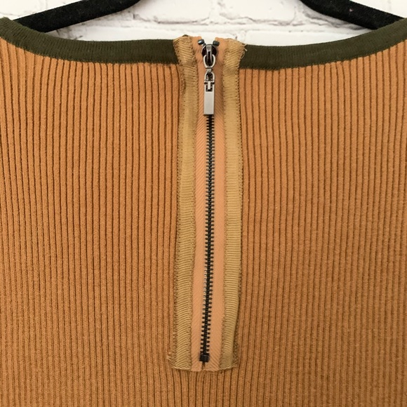 Romeo & Juliet Couture Sweater - Picture 4 of 5